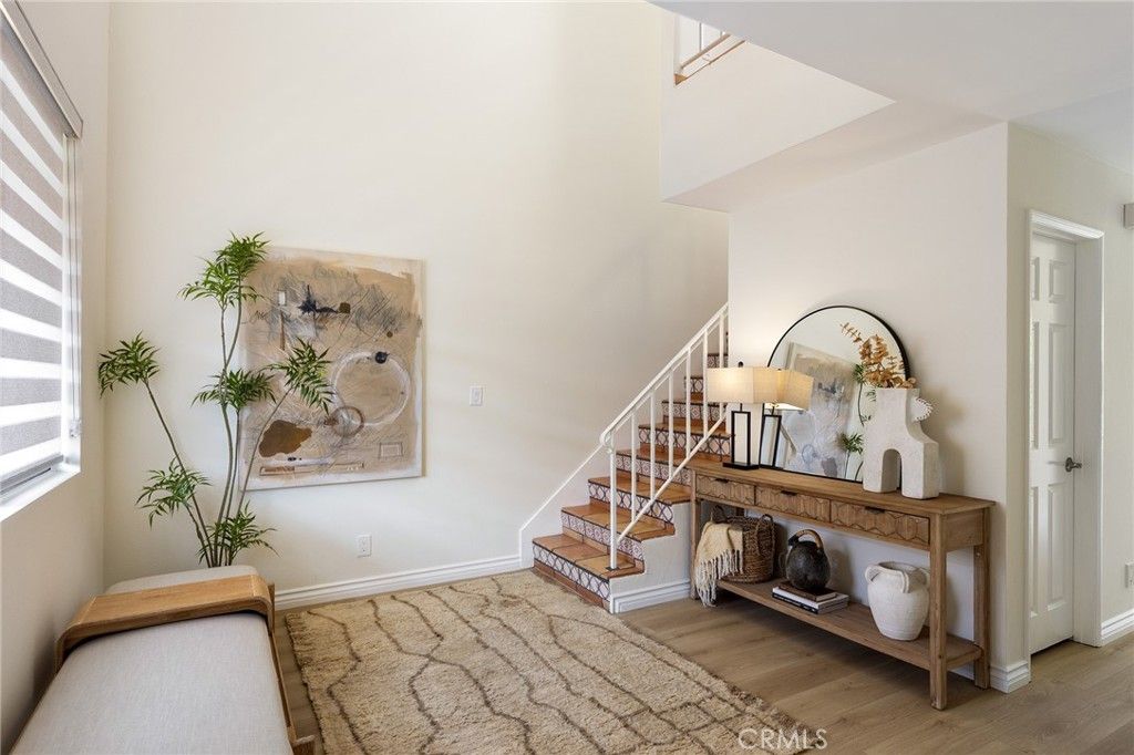 listing image 130720257115542536431