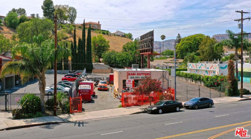 Properties 1 9039 Topanga Canyon Boulevard