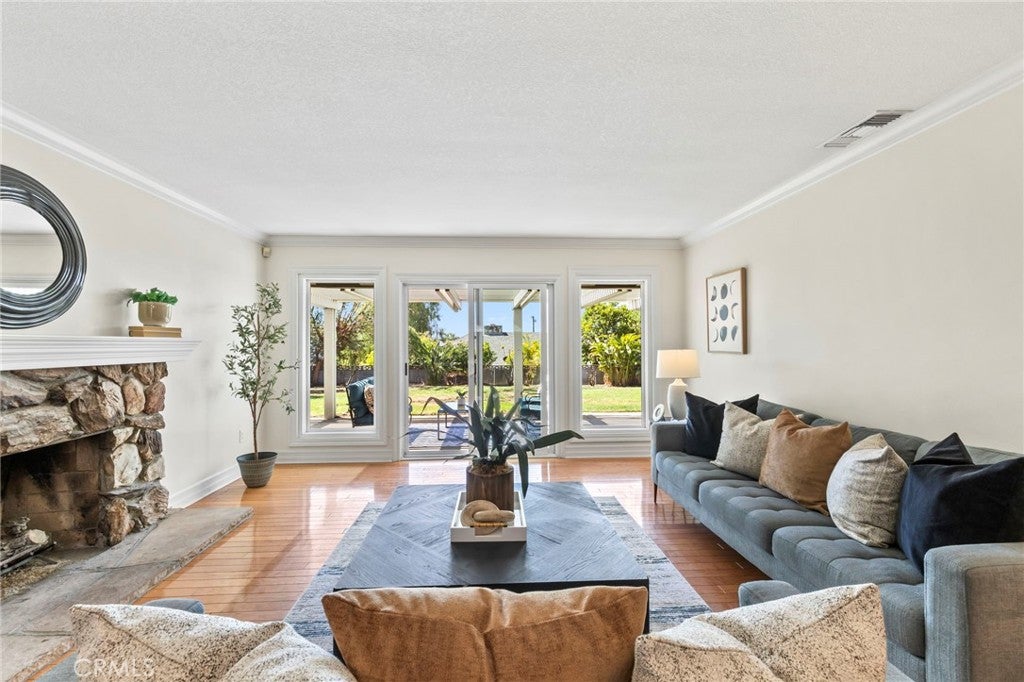 956 W 14th Street