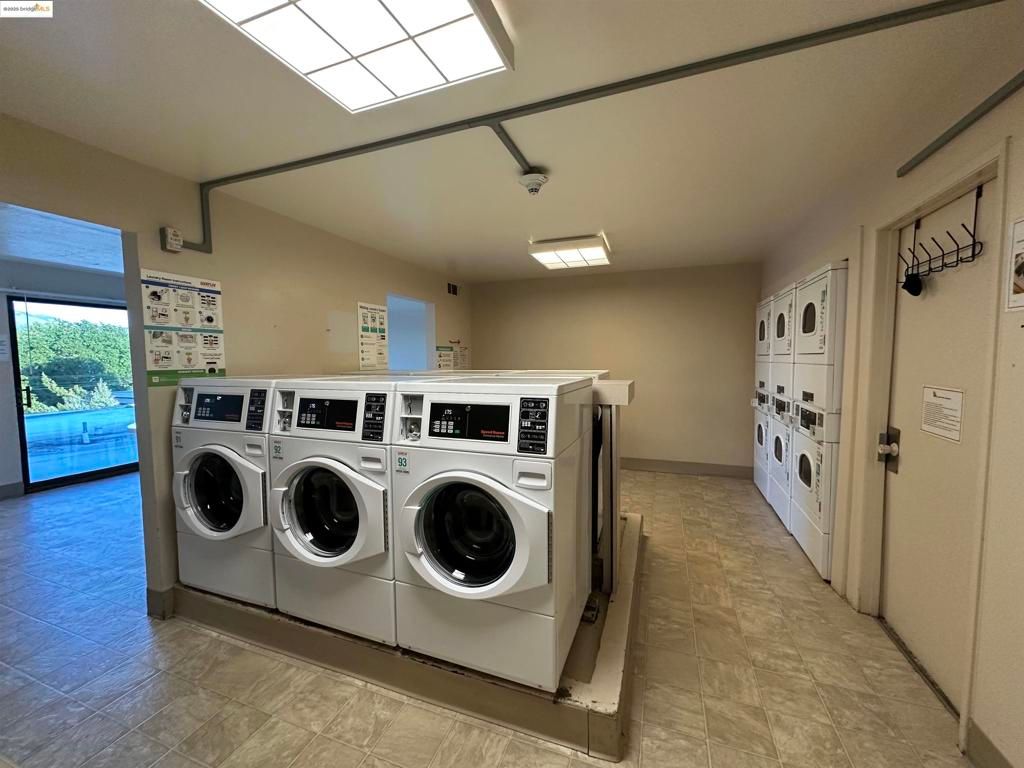 listing image 130720345222382530326