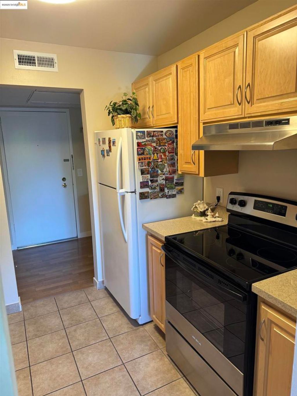 listing image 130725781557647031853