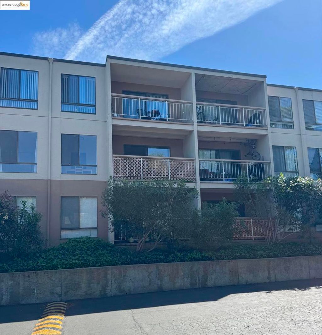 listing image 130728684047380099453