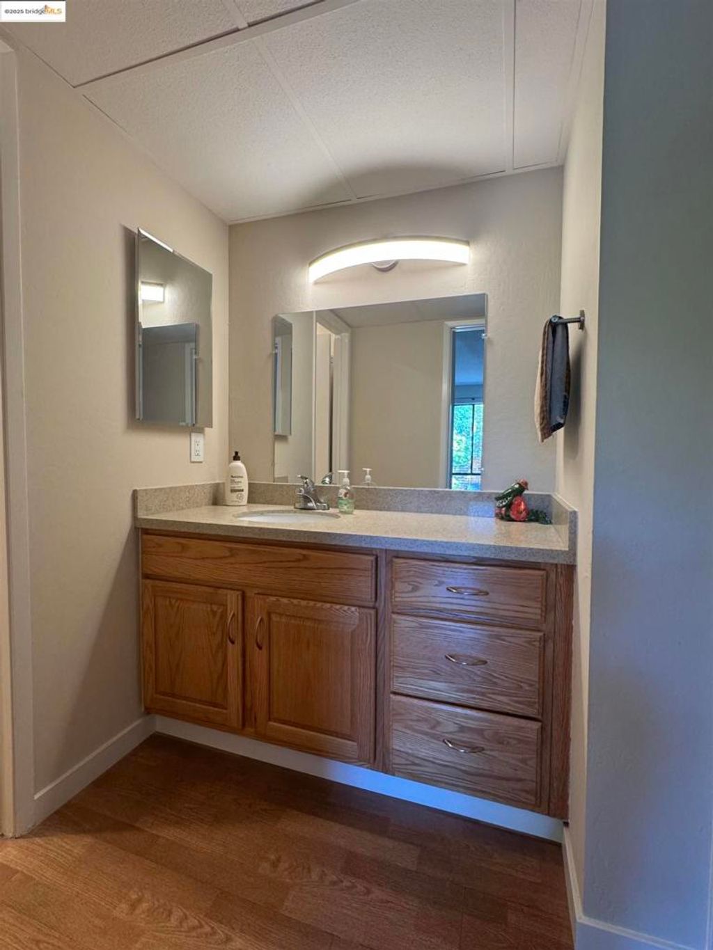 listing image 130722561507036471768