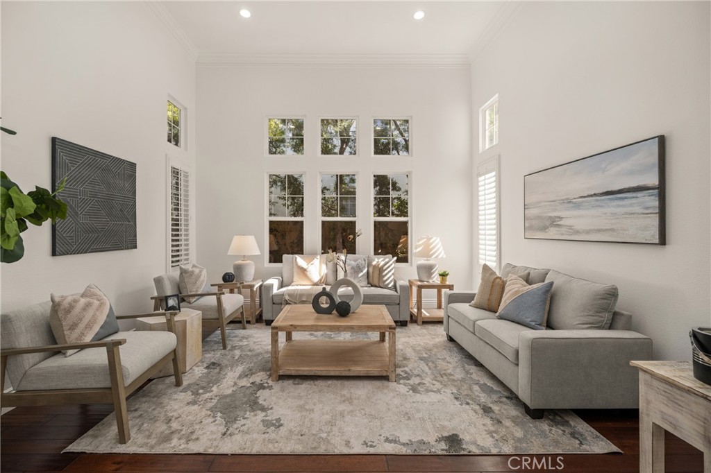 32 Montclair