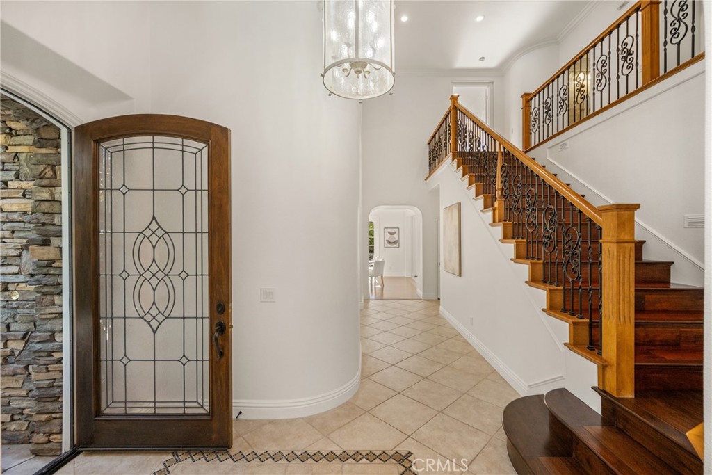 32 Montclair