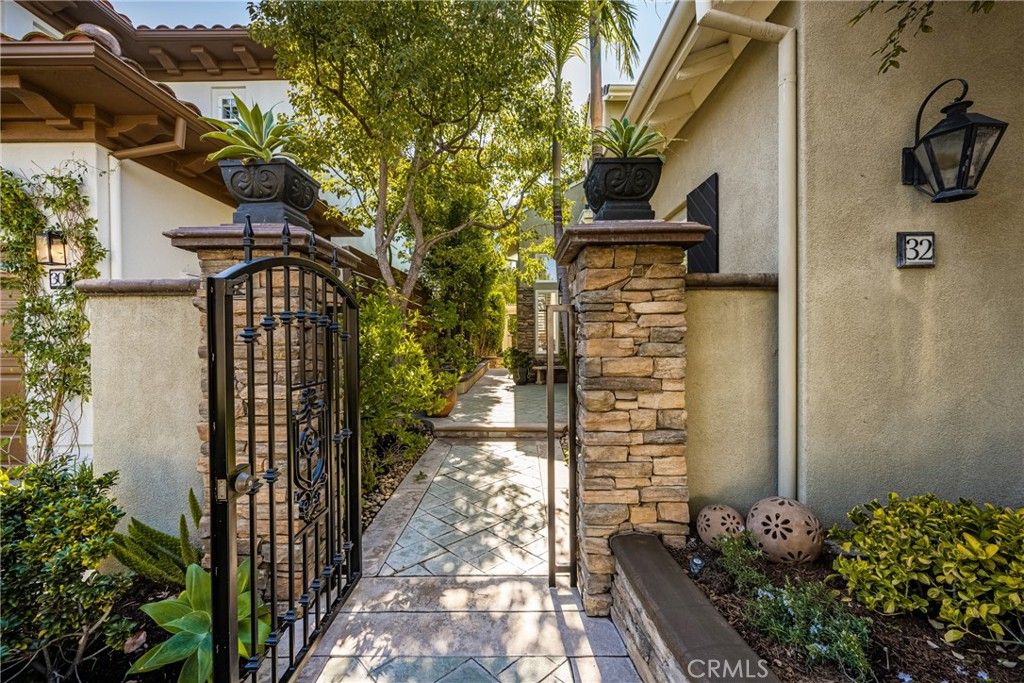 Photo of 32 Montclair, Irvine, CA 92602 (MLS # OC25229591)