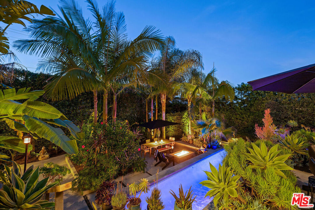 375 Camino De Las Colinas