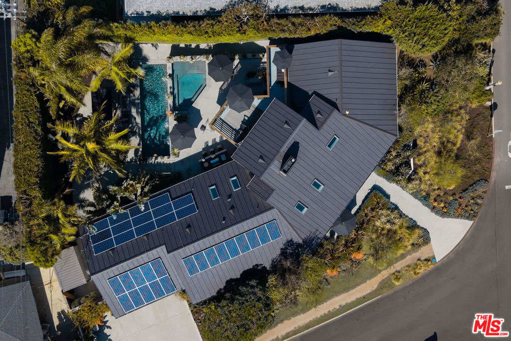 375 Camino De Las Colinas