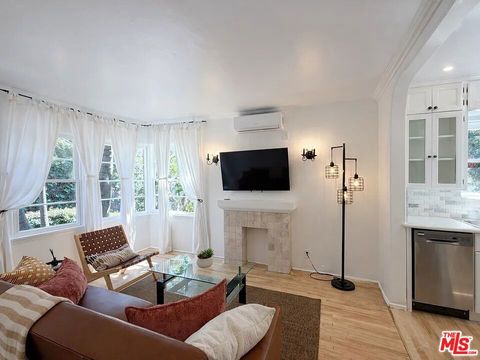 Photo of 1144 15th Street #4, Santa Monica, CA 90403 (MLS # 26672831)