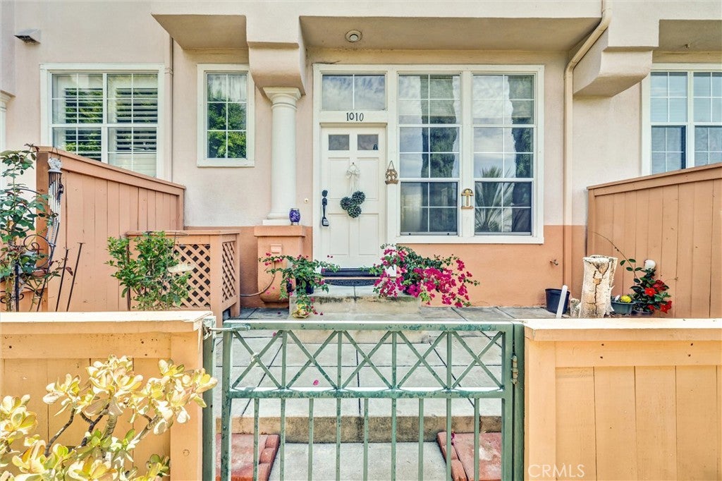 1010 S Volterra WAY