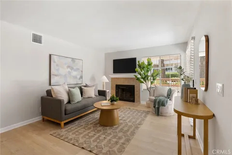 MLS: OC26119381
