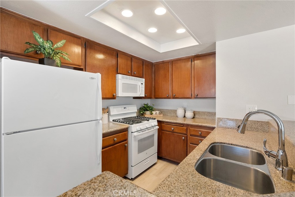 26541 Las Palmas Unit 4, Laguna Hills CA 92656 - Photo 13