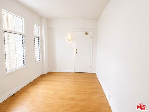 Photo of 634 S Gramercy Place #602, Los Angeles, CA 90005 (MLS # 26834745)