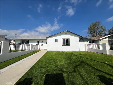 Photo of 24101 Victory, West Hills, CA 91307 (MLS # SR26018521)