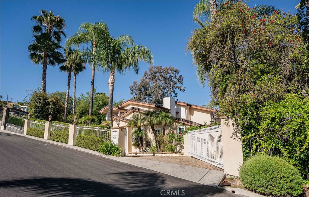4615 White Oak