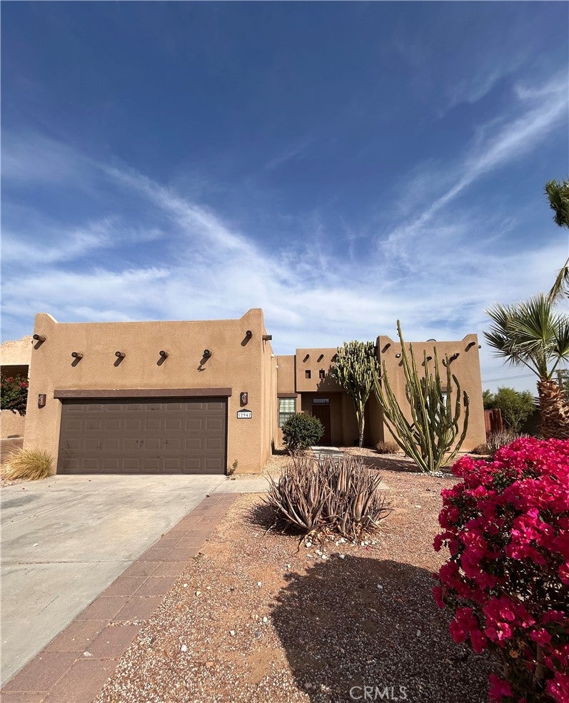12942 Cuando Way