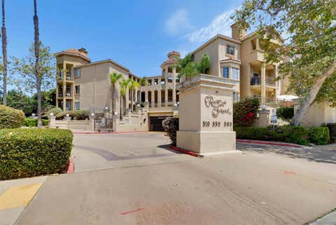 Photo of 510 Camino De La Reina #135, San Diego, CA 92108 (MLS # 260019443SD)