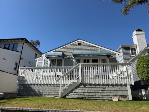 Photo of 747 31st Street, Manhattan Beach, CA 90266 (MLS # SB26184225)