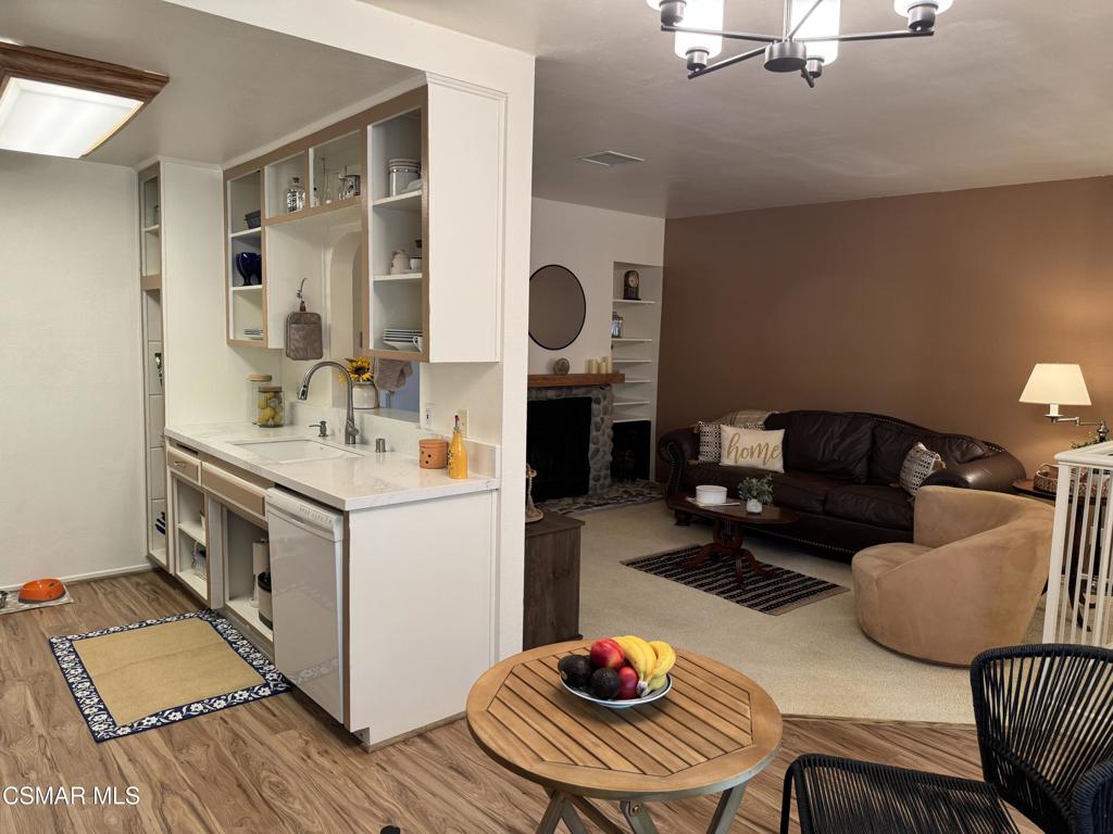 Agoura Country Townhomes-838 - 838 - Residential