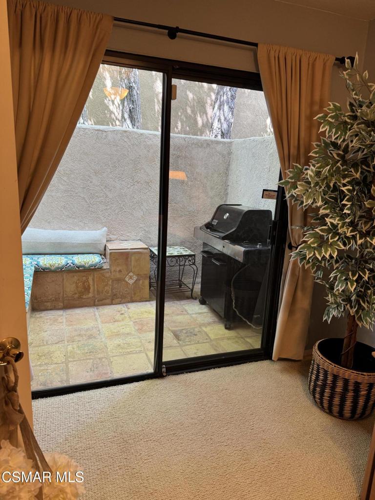 Agoura Country Townhomes-838 - 838 - Residential