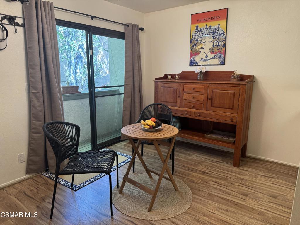 Agoura Country Townhomes-838 - 838 - Residential