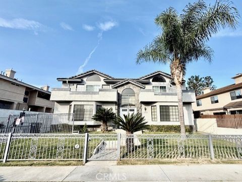 11423 216th St., Lakewood CA 90715