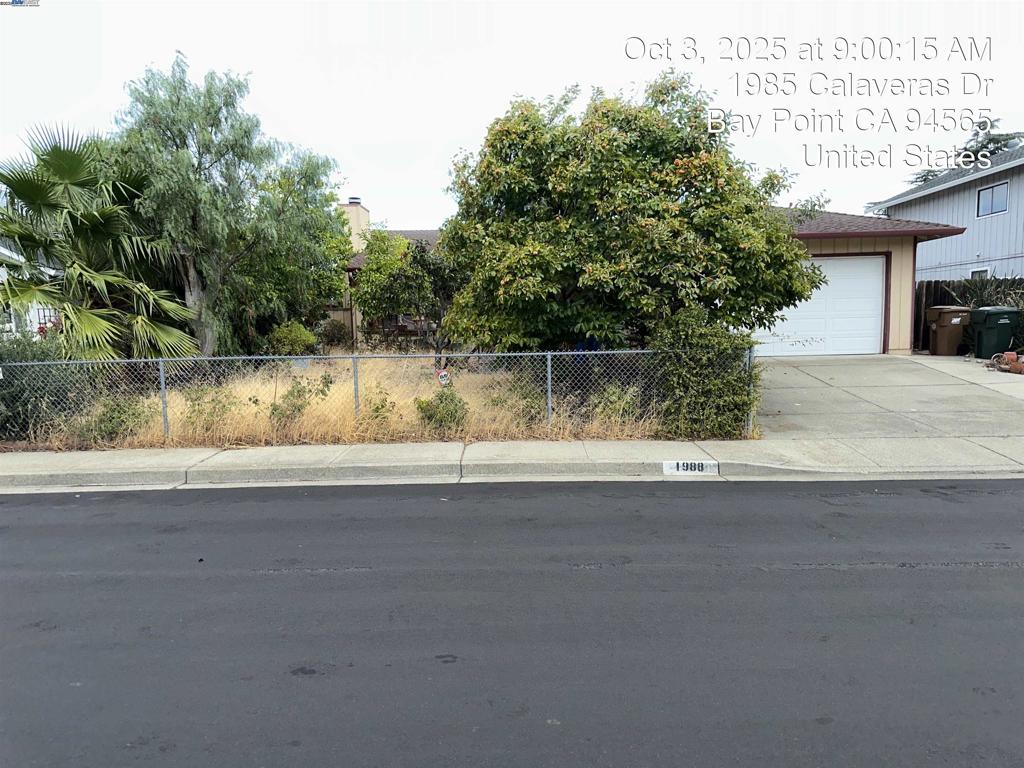 Property Description — 1988 Calaveras Dr, Pittsburg, CA 94565 | $549,000 Opportunity knocks in Pittsburg! Priced to sell at $549,000, this value-add residence offers a solid canvas for repairs and upgrades—perfect for investors, savvy buyers, or anyone looking to build instant equity. The home is part of both a traditional listing and the Xome Auction platform, providing flexible paths to purchase. Enjoy a convenient location with easy access to major commute routes, regional transit, shopping, dining, and local parks. Bring your vision, roll up your sleeves, and make this property your next success story. Auction + Traditional Sale Notes Available via traditional sale and on Xome Auction (check Xome for dates, terms, and registration). Pre-auction offers may be considered; timing and terms subject to seller preference. Property sold as-is; buyers to verify all information, condition, and any permits. Highlights Price: $549,000 — priced to sell Condition: Needs repairs and updating; excellent equity potential Flexibility: Traditional listing + Xome Auction exposure Location: Near commute routes, transit, shopping, and parks (buyer to verify proximity) Disclaimers Property sold as-is; seller may make no repairs or credits. All information deemed reliable but not guaranteed; bu