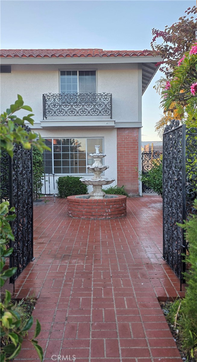 5201 La Luna Drive