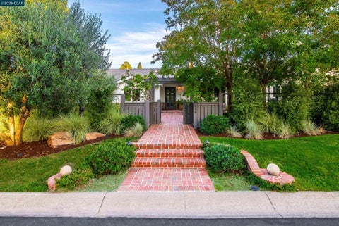 Photo of 848 Santa Maria Way, Lafayette, CA 94549 (MLS # 41148107)