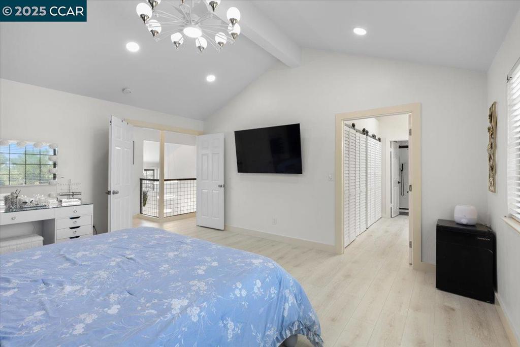 PINE HOLLOW EST. - Residential
