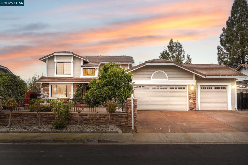 PINE HOLLOW EST. - Residential