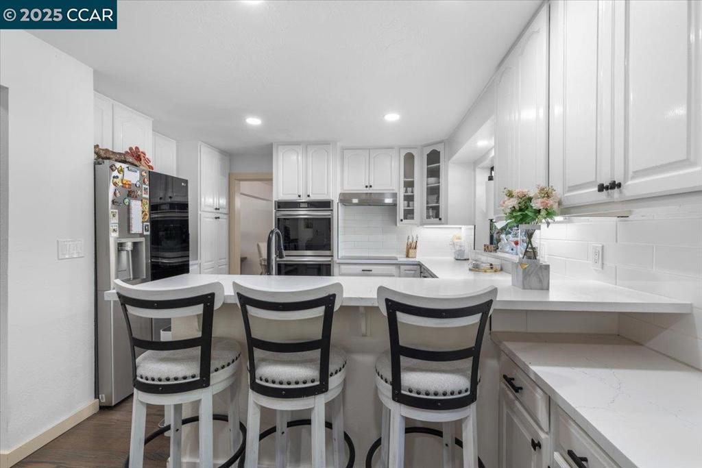 PINE HOLLOW EST. - Residential