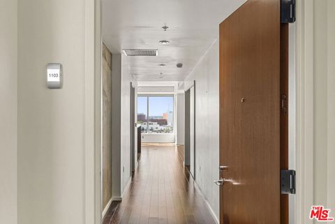 Photo of 1155 S Grand Avenue #1103, Los Angeles, CA 90015 (MLS # 25622153)