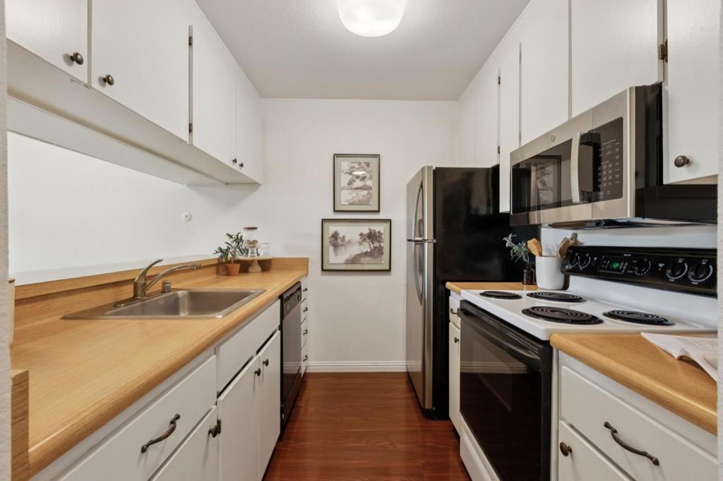 2101 Shelter Creek Lane