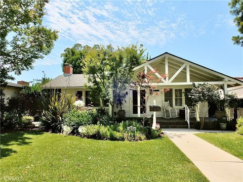 Photo of 3839 Cedar Avenue, Long Beach, CA 90807 (MLS # RS26135012)