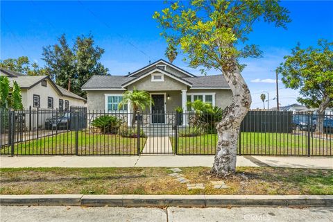 Photo of 11701 Denver Avenue, Los Angeles, CA 90044 (MLS # PW25220116)