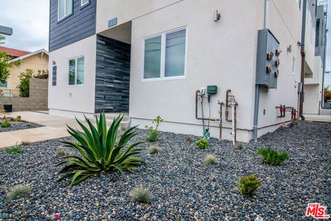 Photo of 1623 New Hampshire #1/2, Los Angeles, CA 90006 (MLS # 26672157)