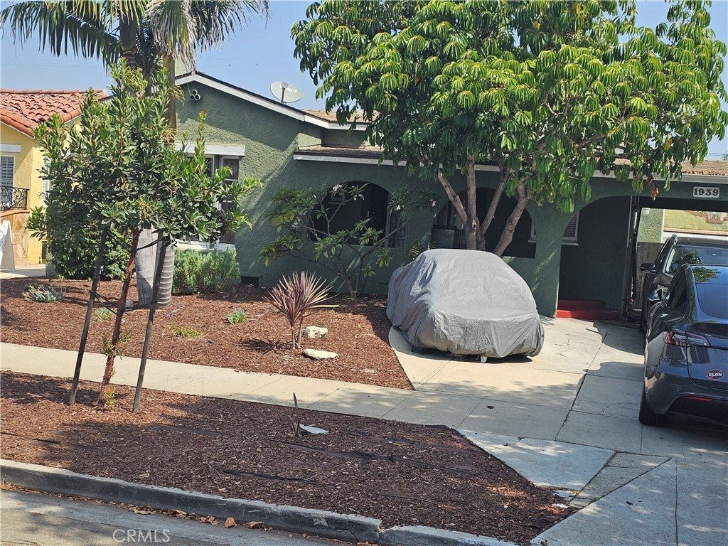 1939 W 79th