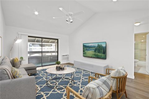 326 Streamwood Irvine CA 92620
