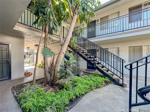 Photo of 3045 E Theresa St #8, Long Beach, CA 90814 (MLS # DW26028877)