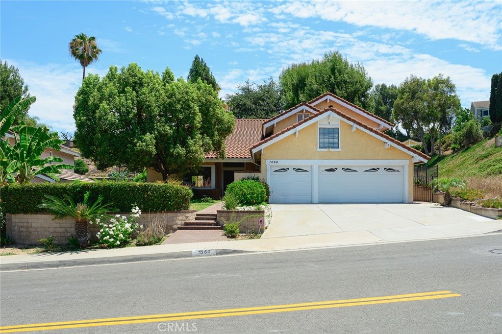 1264 S Lemon