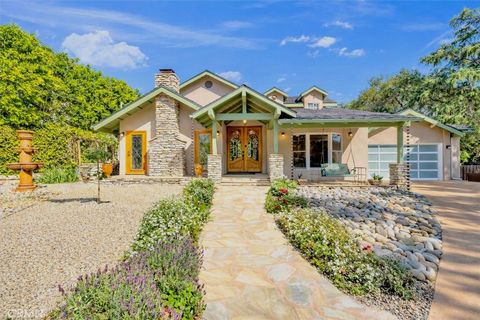 Photo of 9824 Baden Avenue, Chatsworth, CA 91311 (MLS # SR26046296)