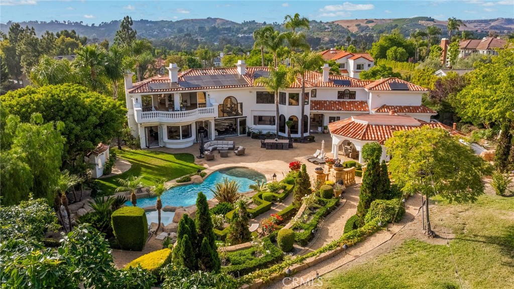 28572 Paseo Zorro