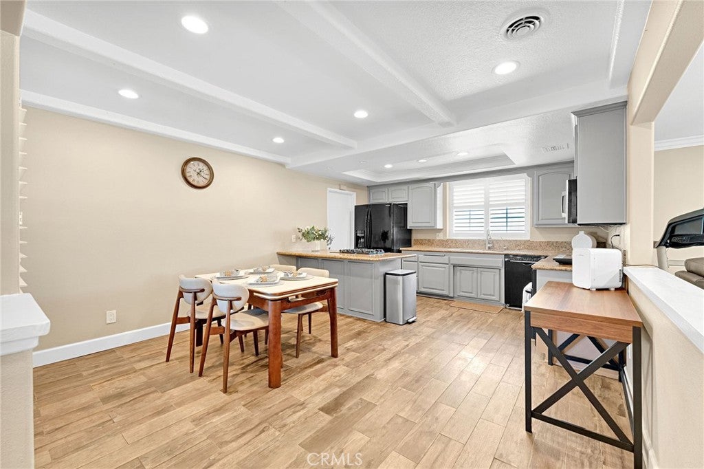 12211 Groveland