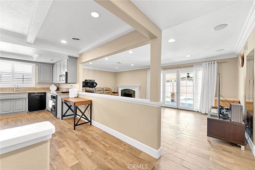 12211 Groveland
