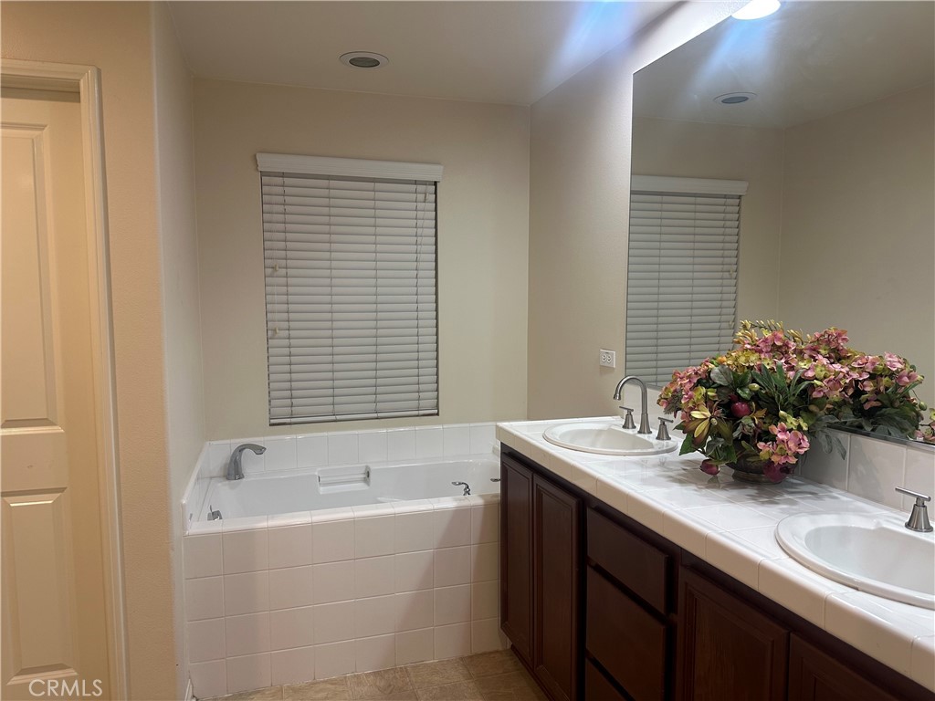 Placentia Knolls (PLKN) - Residential Lease