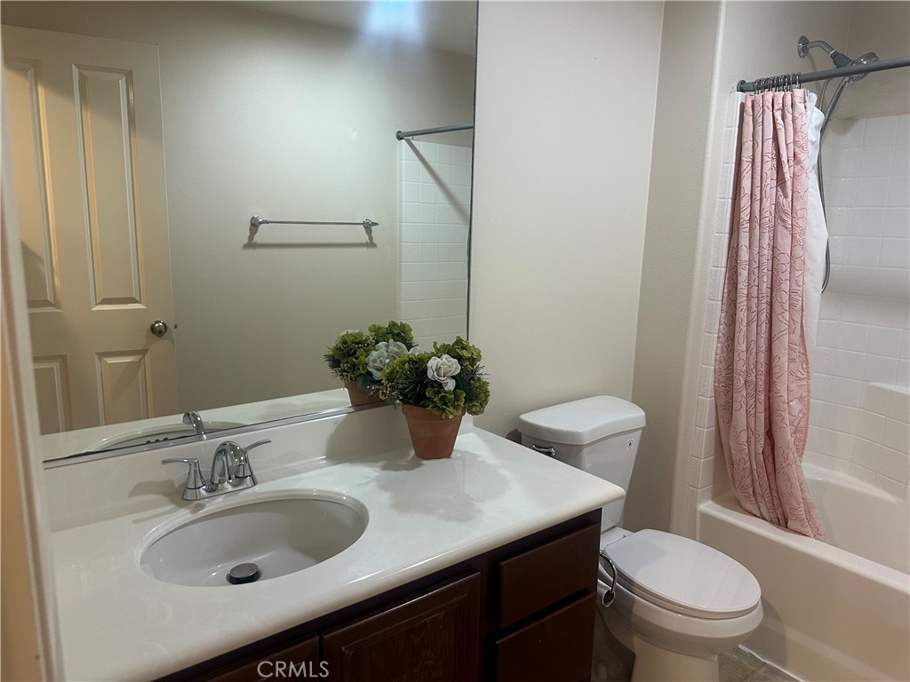 Placentia Knolls (PLKN) - Residential Lease