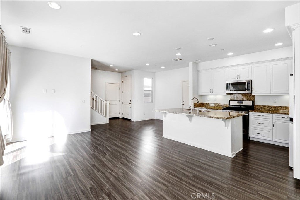 31897 Calle Luz