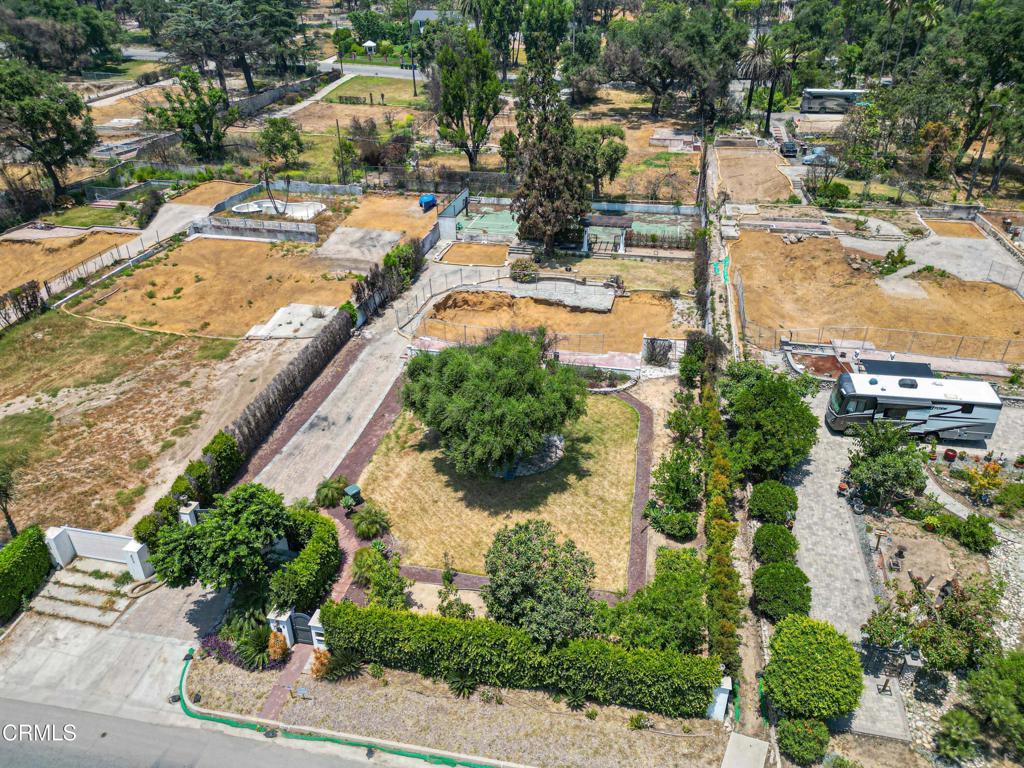 1225 E Altadena Drive