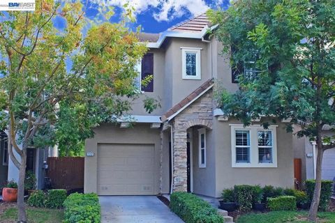 Photo of 2337 Coffeeberry Rd RD, West Sacramento, CA 95691 (MLS # 41136388)